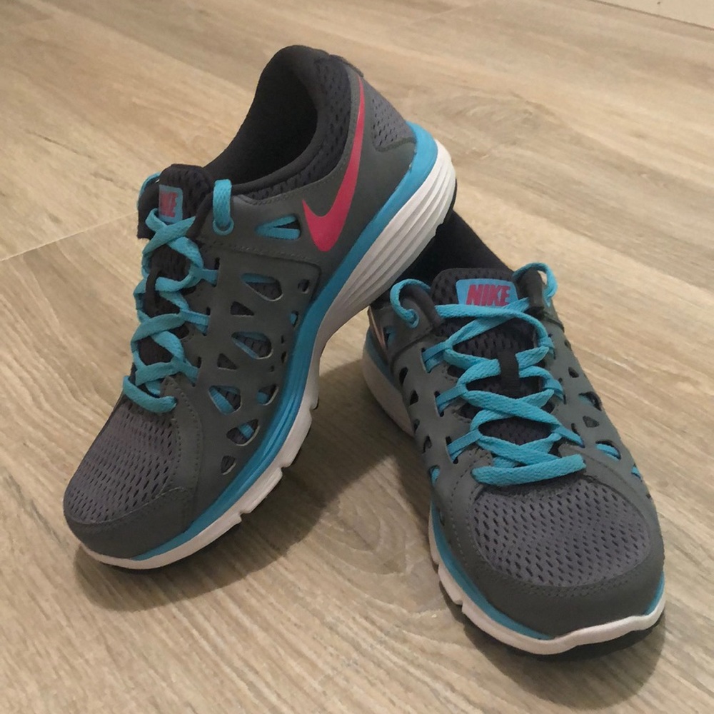 Nike Dual Fushion sneakers